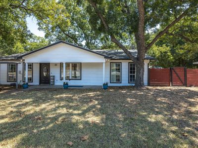 1211 N Mill St, Bowie, TX, 76230