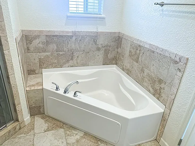 1125 Evergreen Ct — Photo 10