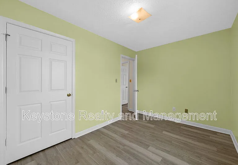 405 Eddy St — Photo 12