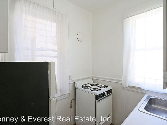 4th image of 2230 Mission St #8