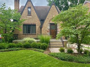 877 W Oakridge St, Ferndale, MI 48220