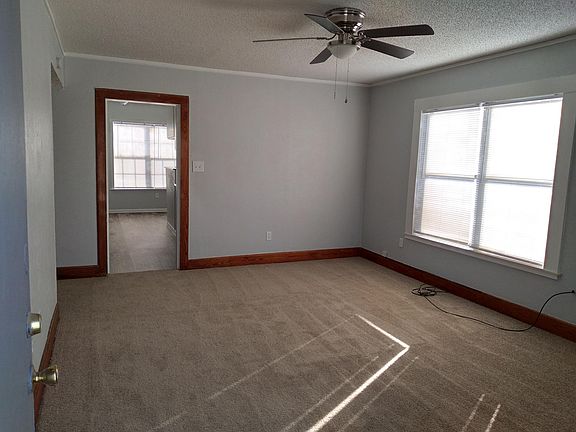 Spacious Livingroom