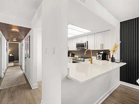 3rd image of 2485 LAKEWAY BRANCH DRIVE #2105
