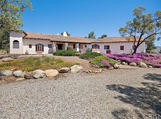 9505 Hierba Rd, Saugus, CA 91390