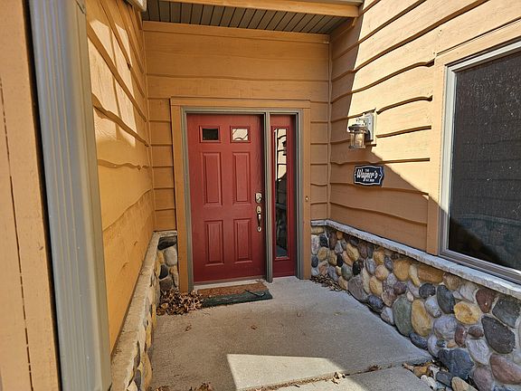 2nd image of W4225 Vista Cir #26
