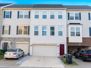 42258 Dean Chapel Sq, Chantilly, VA