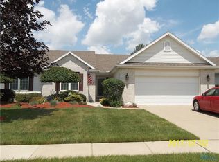 5015 Wynnpark Dr, Oregon, OH 43616