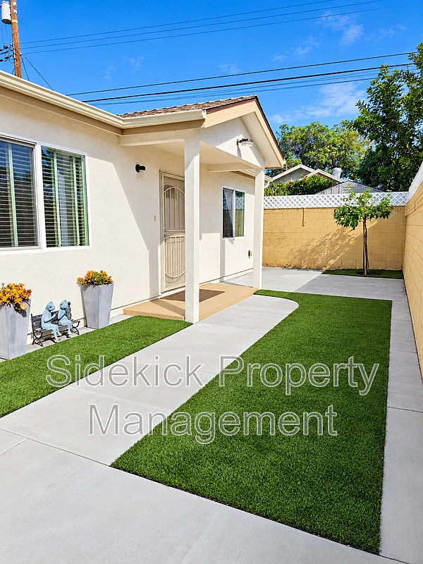 2 bed, 2.0 bath, 960 sqft, $2,950 — Photo 3