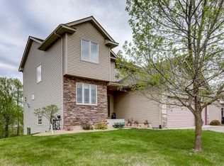 11923 Mayview Curv, Lindstrom, MN 55045