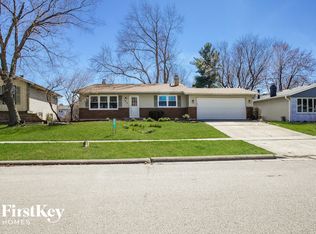 1815 Sheffield Dr, Elgin, IL 60123