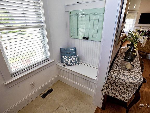 5th image of 8 Follinsbee Ln #8