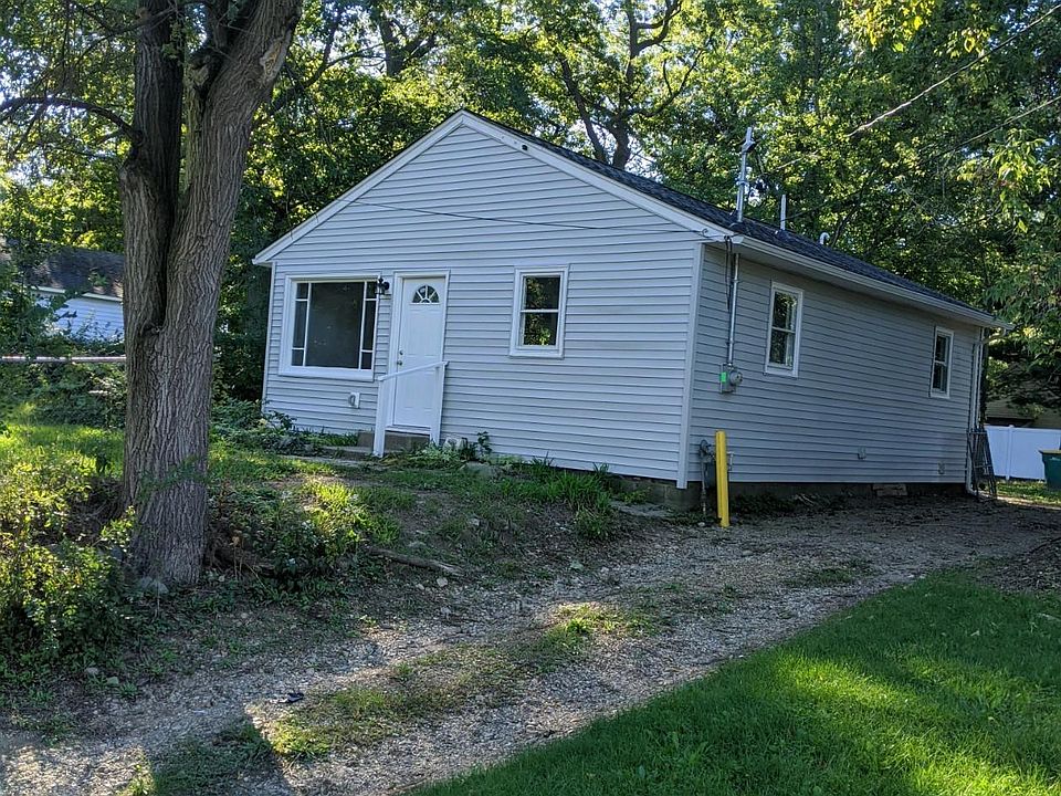 1st image of 371 Goguac St W