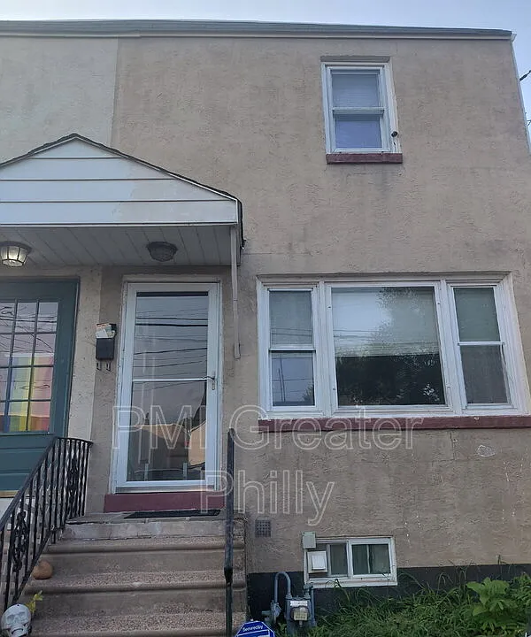 687 Mansion St