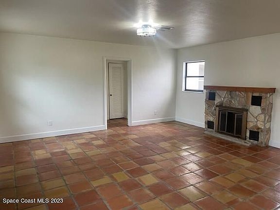 5th image of 604 Alden Pl