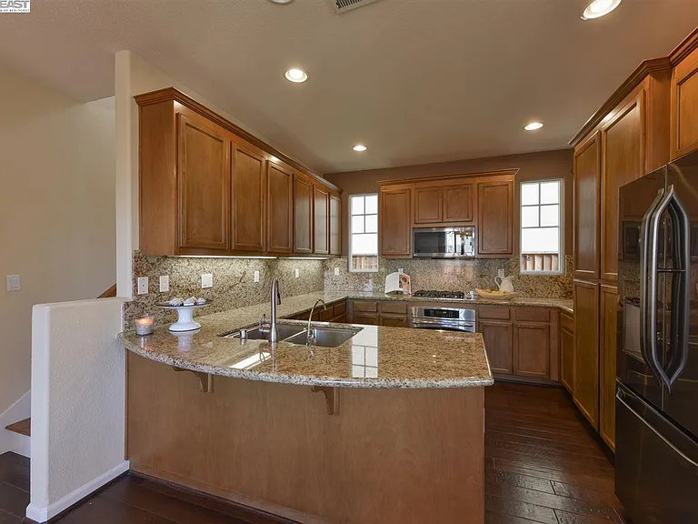 211 Kingfisher Ave — Photo 10