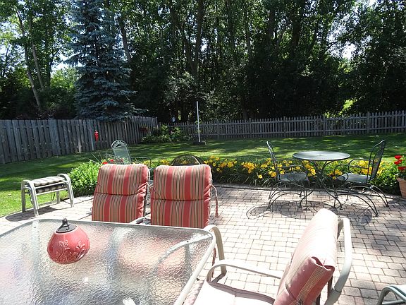4th image of 319 N Pondview Dr