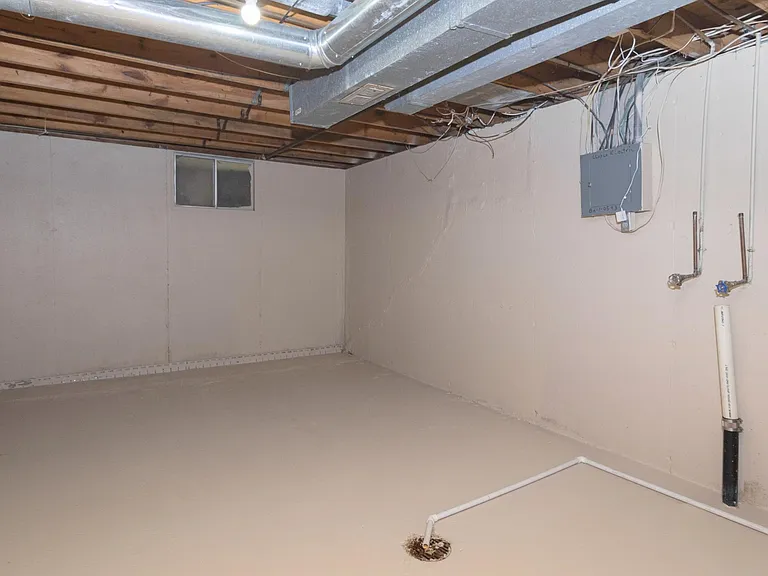 6700 NW Evelyn St — Photo 20