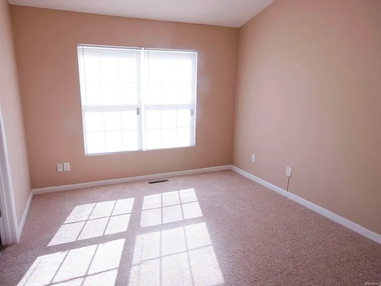 4225 Whitfield Rd — Photo 7