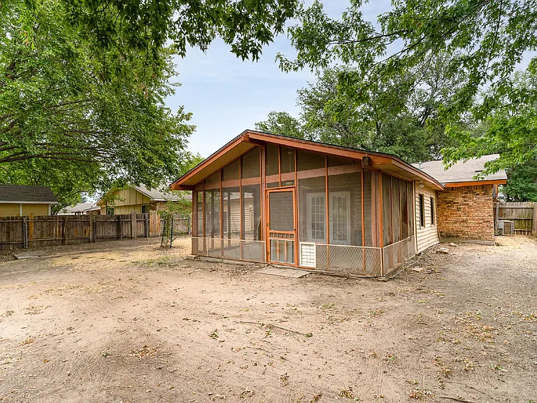 414 E Grenoble Dr — Photo 19