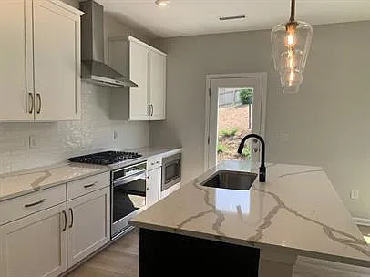 3 bed, 2.5 bath, 1463 sqft, $1,795 — Photo 1