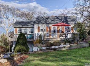 1460 N Oakwood Rd, Laurel, NY 11948