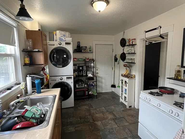 128 Grant St #1 — Photo 3