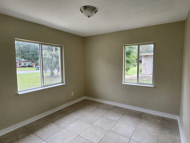 606 Chaseville St — Photo 13