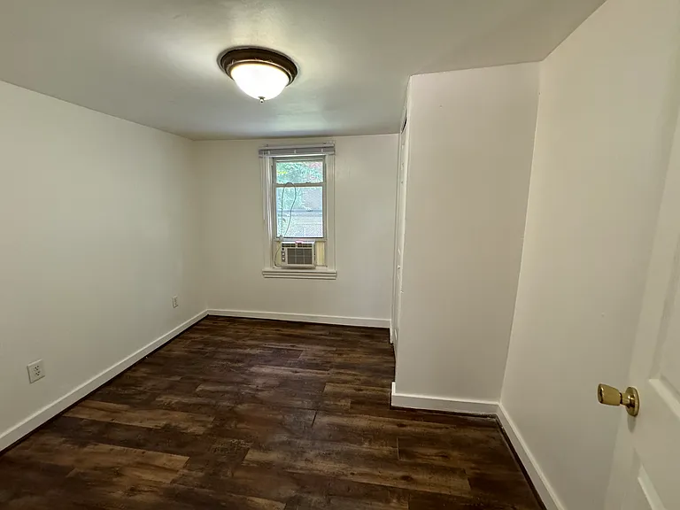 1005 Manning Dr — Photo 9