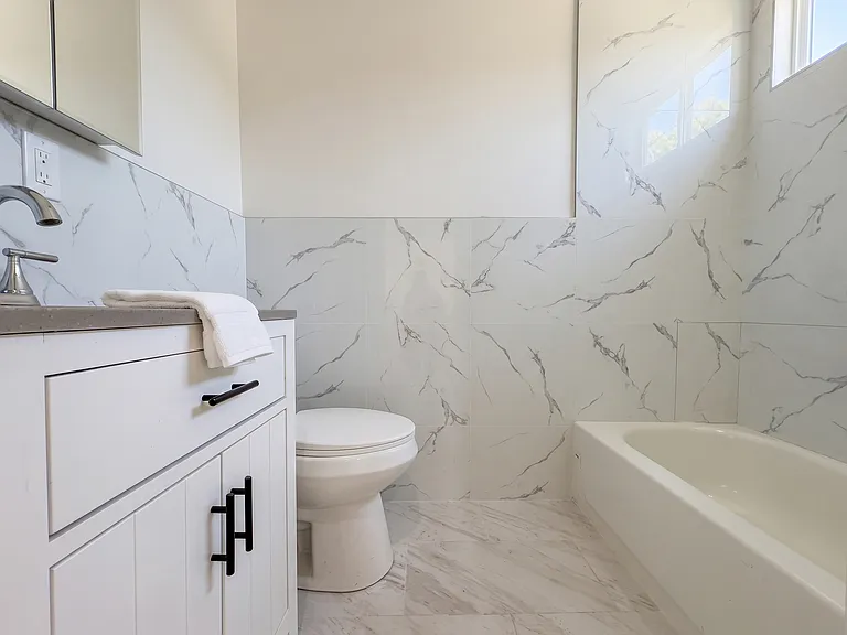 6556 Myrtle Ave #2 — Photo 7