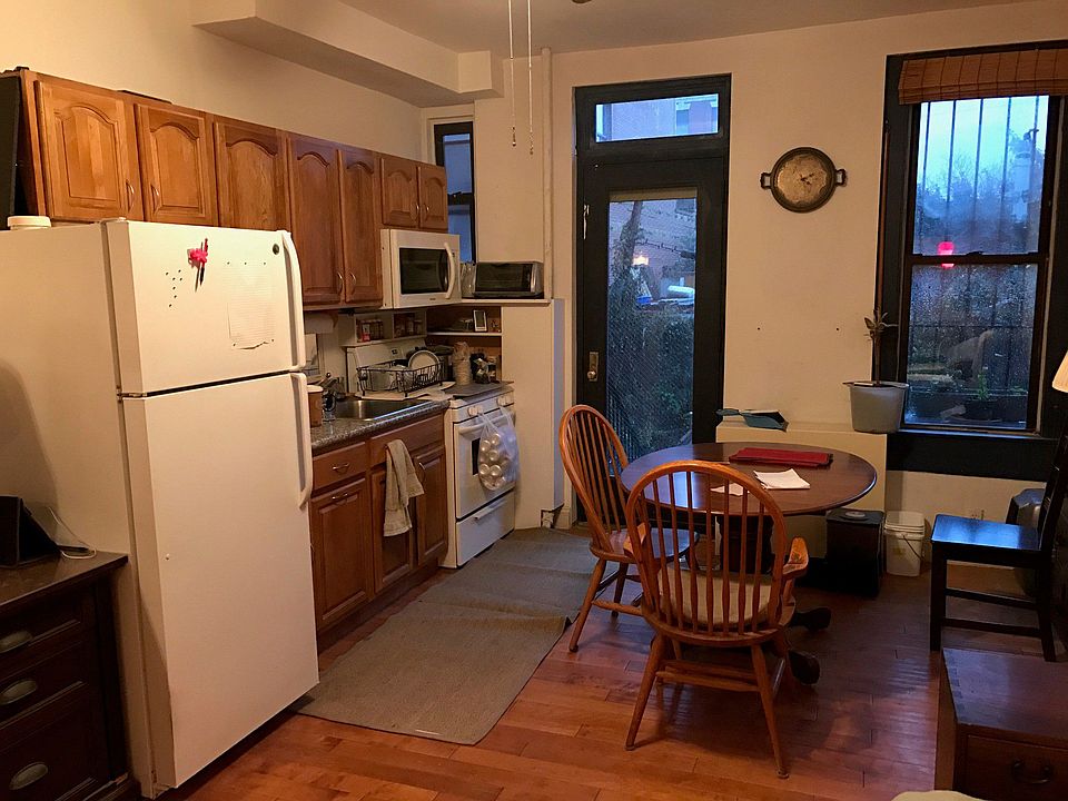 1st image of 136 Dikeman St APT 1R