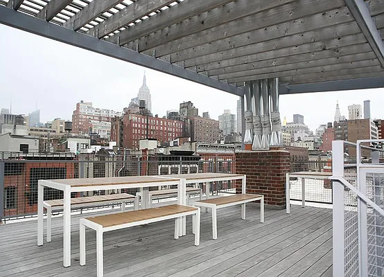 Rented by Warburg | media 9