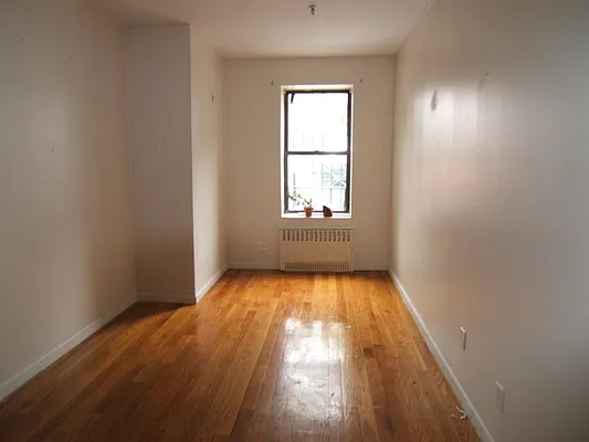 Rented by Joel Weisz, LREB | media 47