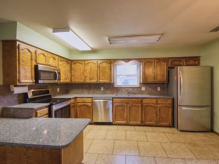 3509 Linkwood Ln — Photo 2