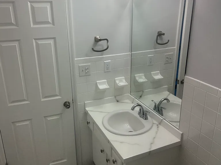 429 Westwood Dr #14 — Photo 22