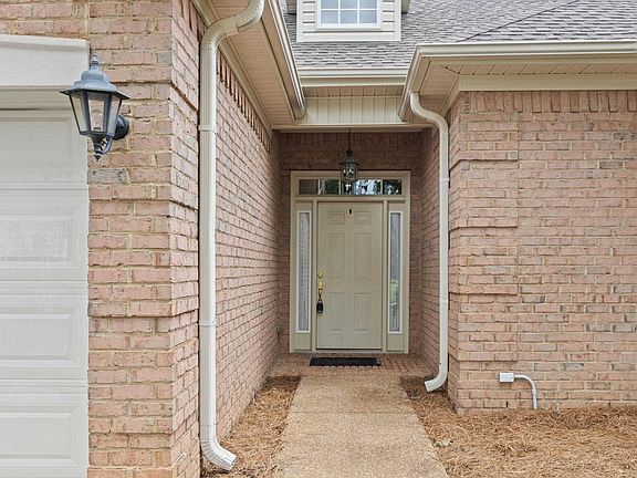 4th image of 101 Orchard Ln