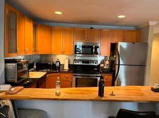 153-156 W 6th St #3, Boston, MA 02127
