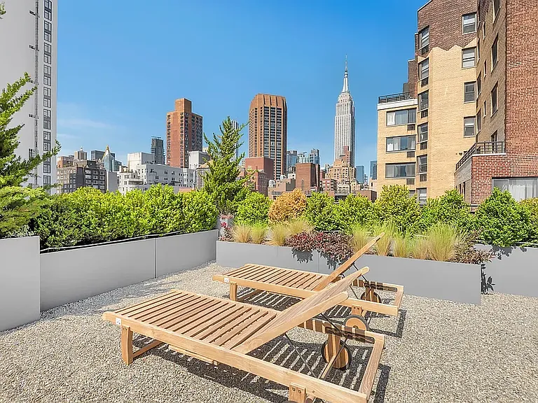 210 E 36th St #6C — Photo 10