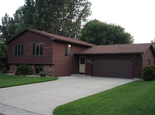1733 Orchid Dr S, North Mankato, MN 56003