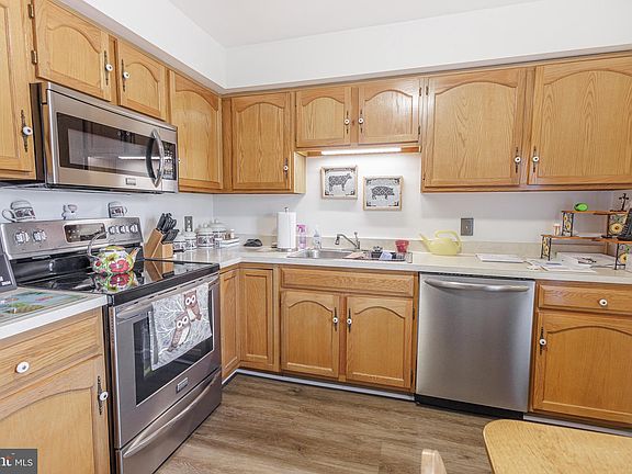 4th image of 199 Oak Knoll Cir