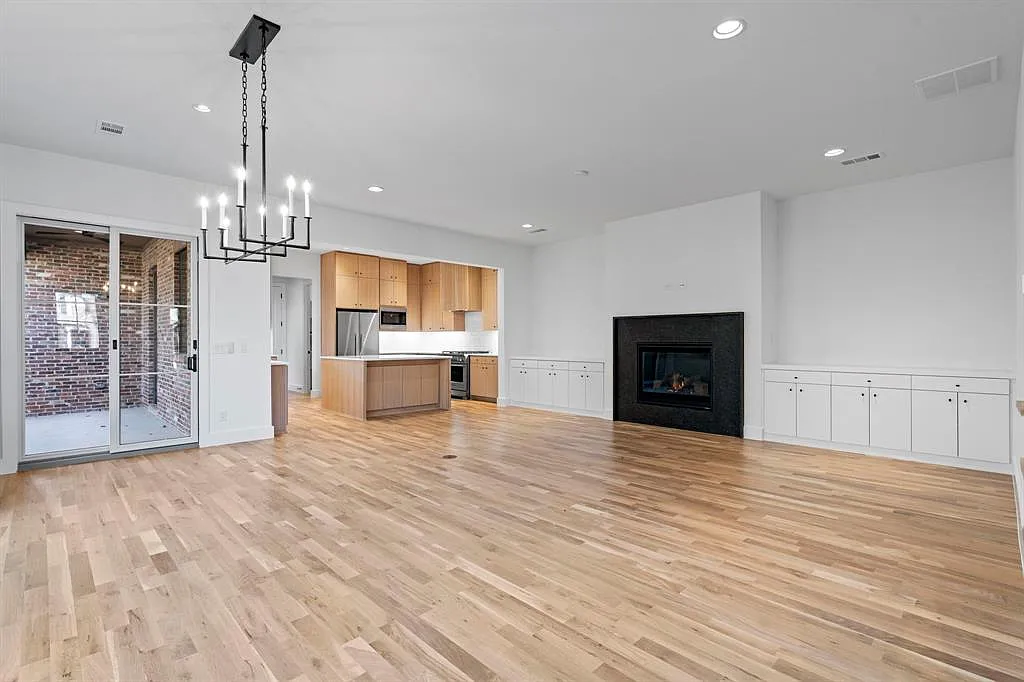 4 bed, 3167 sqft, $7,500 — Photo 4