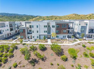 27212 Diamond Peak Ln #203, Stevenson Ranch, CA 91381