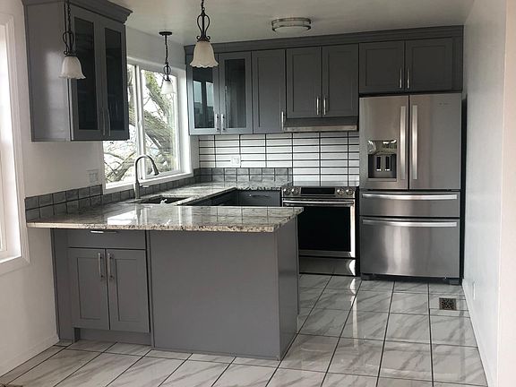 2nd image of 1911 Broadway E Unit C