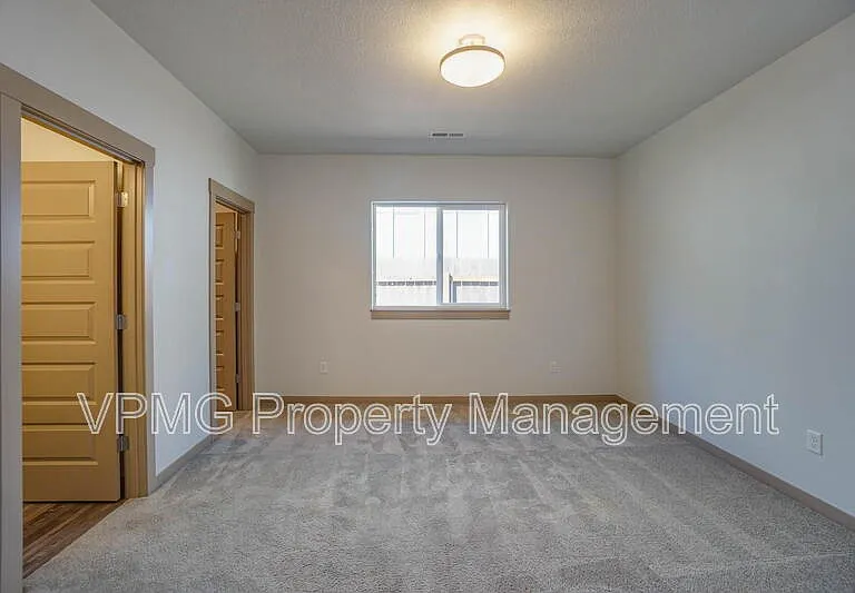 13801 NE 33rd Cir — Photo 24