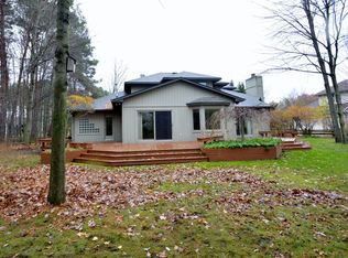 3015 Scarborough Ln, Midland, MI