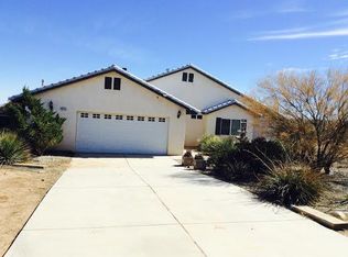 8225 Tumbleweed Rd, Phelan, CA 92371