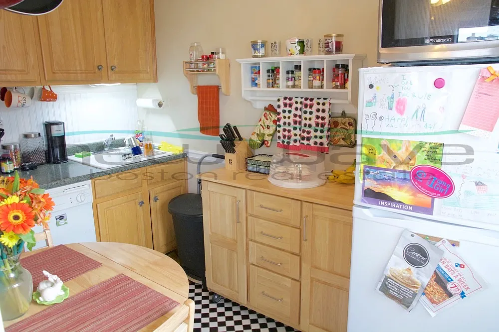 Studio, 350 sqft, $2,600 — Photo 3
