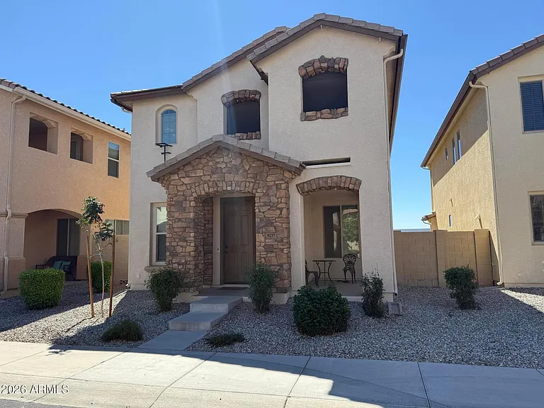 9237 W Coolbrook Ave — Photo 2