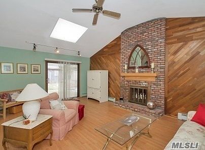5th image of 86 Burleigh Dr