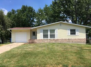 1335 Jackson Ln, Florissant, MO