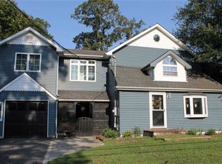 33 Ulrich Rd, Centereach, NY 11720